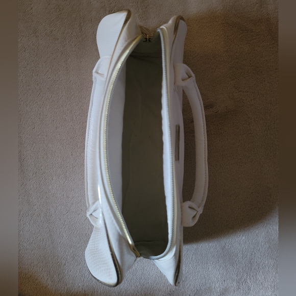 Valmont White & Gold Faux leather Handbag Lightweight - Picture 3 of 8